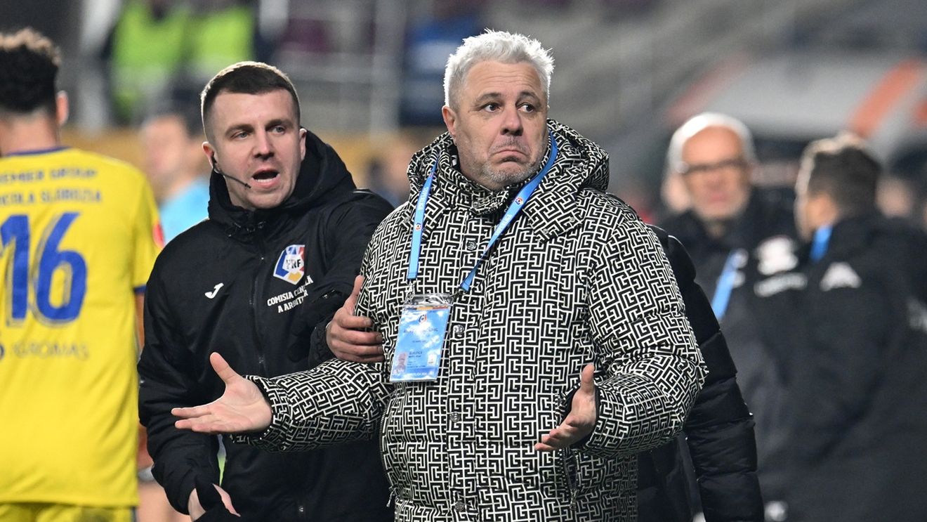 Fază controversată în FCSB - Rapid. Giuleştenii au cerut penalty, Şumudică a luat galben pentru că a cerut intervenția VAR