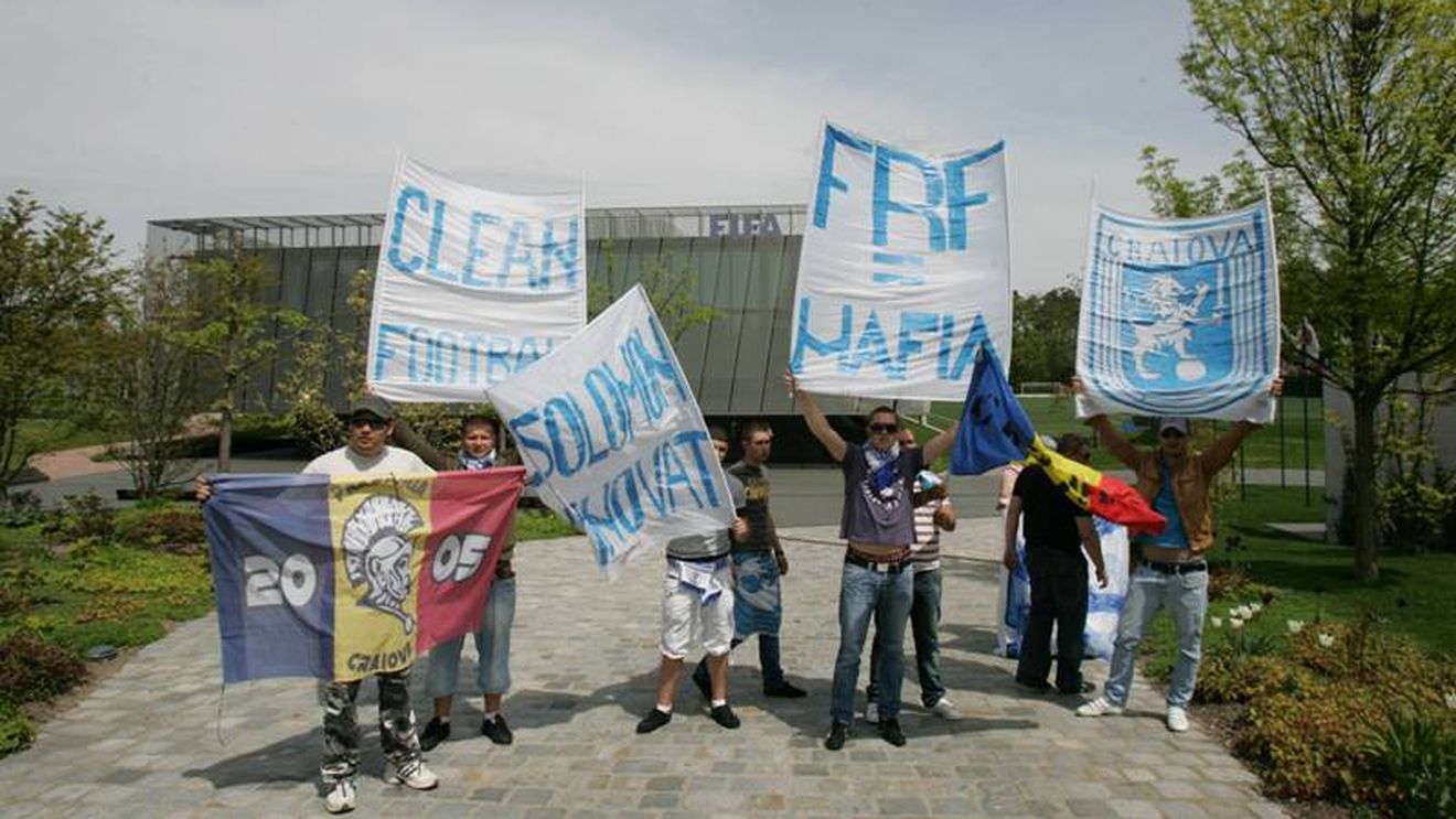 Fanii Craiovei au protestat în fața sediului FIFA din Zurich!