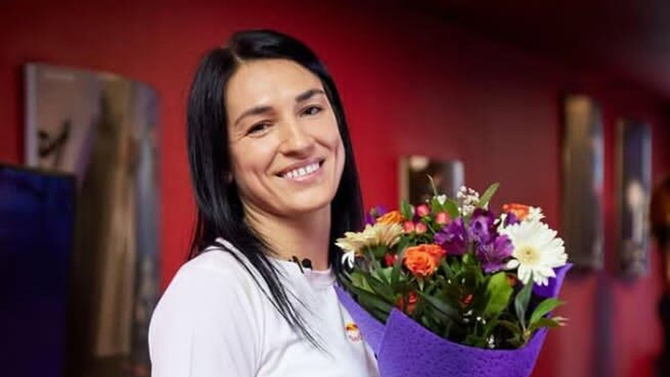 Cristina Neagu s-a săturat de SUA şi a revenit în România de sărbători