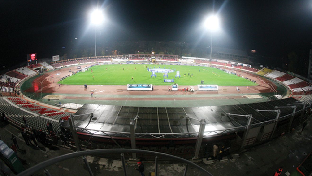 Doar 1.000 de fani în "Groapă"!