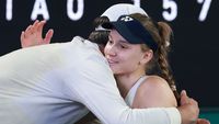 Elena Rybakina, noua regină de la Australian Open după ce a reușit surpriza în finala cu Aryna Sabalenka! Revenire de senzație în setul decisiv