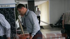 "Jucătorii să aleagă între muncă și distracție! **Sunt și dur la o adică!"