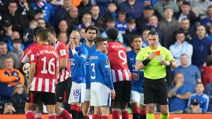 UEFA, somată să investigheze decizia lui Istvan Kovacs și a arbitrilor din camera VAR. Cea mai controversată fază din Rangers - Bilbao a stârnit haos: „Nu se vede nimic clar”