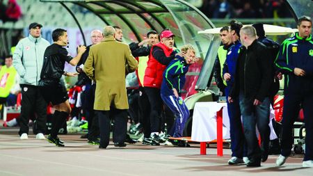 "Dacă îi dădea cineva un pumn, acest pitic nu se mai ridica!"