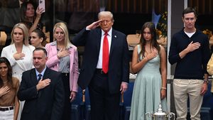 Imaginile serii cu Donald Trump la finala US Open. Cine este domnișoara care l-a însoțit și a cărei apariție a atras toate privirile