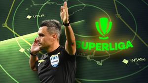 Arbitrii din Superliga, sabotați de MApN: Vassaras s-a plâns că pe un stadion din prima ligă, tușierii nu pot comunica din cauza bruiajului unităților militare din zonă. EXCLUSIV