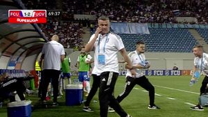 Adrian Mititelu a dezvăluit cine a sunat în timpul meciului pe banca tehnică și de ce: „L-am întrebat ce s-a întâmplat și am aflat!”