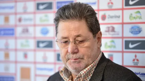 În numele tatălui. Unul dintre elevii lui Cornel Dinu povestește cum l-a pedepsit „Mister” din cauza părintelui său. „Nu o să uit. Mi-a dat un fluier pe spate de m-a durut două săptămâni”. EXCLUSIV