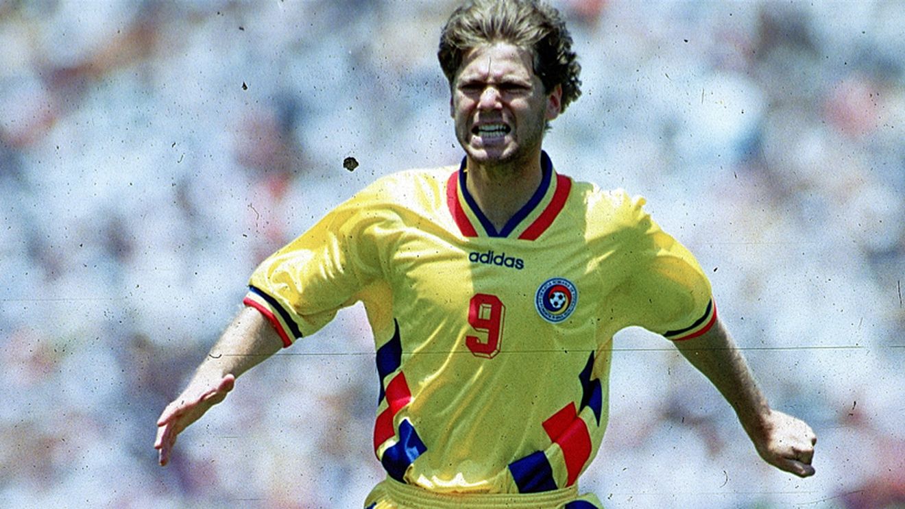 Florin Răducioiu a împlinit 50 de ani. „Aveam demarajul unei mașini Porsche”. Câteva povești cu fostul atacant dinamovist: Meciul amar cu Suedia, transferul în Italia, mașini și fete frumoase