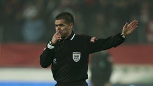 Crăciunescu:** "Corpodean a dat penalty la un meci după ce mingea l-a lovit în cap pe un jucător!"