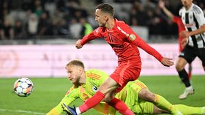 Chilipir la 700.000 de euro! Gigi Becali ar putea să-și ia o țeapă uriașă dacă-l vinde ieftin pe Marius Ștefănescu: „dublă” cu U Cluj