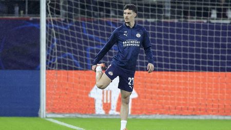 Olandezii au anunțat ce se întâmplă cu Dennis Man. Decizia a fost luată de antrenorul lui PSV