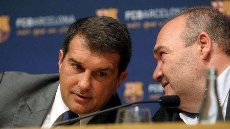 E război total între fanii Barcelonei și președintele Joan Laporta! L-au atacat la finalul meciului cu Osasuna: „Hoțule!”. Reacția șocantă a prietenului lui Giovanni Becali: „Fiu de t..fă!” | VIDEO