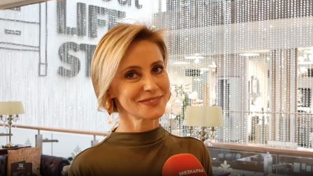 VIDEO Jucătorii Rapidului au lăsat fotbalul pentru cafeneaua Dianei Șucu! Imagini de la inaugurarea noului local