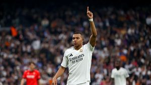 Lovitură teribilă pentru PSG în scandalul cu Kylian Mbappe: riscă depunctarea drastică și să nu mai poată face transferuri!