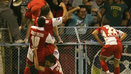 NO NAME** Dinamo