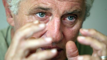 Szobi Cseh, 1942-2014. Cascadorul specializat în scrimă a fost coleg de facultate cu antrenorul Liei Manoliu: "Mergea în mâini prin curte, pe scări". Cum i-a influențat Cseh cariera lui Țiriac