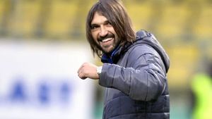 Cosmin Contra încă mai are susținători. „Să nu-l răstignim pe Contra. Dacă are liniște, va califica echipa la baraj”. Dan Alexa și argumentele în favoarea lui „Guriță”