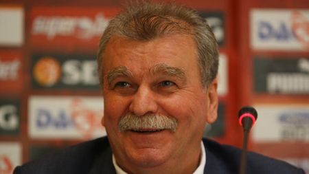 Rapidiștii râd de mini-alianța rivalelor Steaua și Dinamo!** Vezi gluma lansată de 'Vamă'