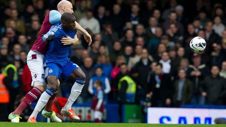 VIDEO Steaua l-a "lecuit" pe Torres, dar s-a "îmbolnăvit" Demba Ba!** Ratarea pe care englezii au denumit-o "Torresque" l-a făcut să se ascundă de rușine