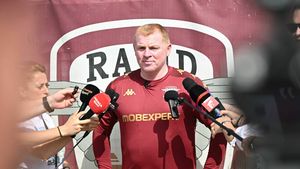 „Nu e nimeni ca el în toată Europa”. Neil Lennon nu a mai rezistat și l-a distrus pe Marius Șumudică: așa l-a numit antrenorul Rapidului!