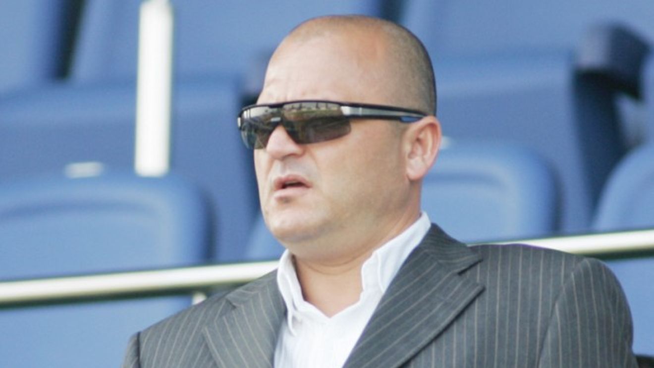 „Mă gândesc să construiesc un nou stadion**, de 6000-7000 de locuri!"