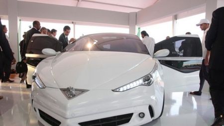 SUPER FOTO Au condus lumi și... mulți cai putere