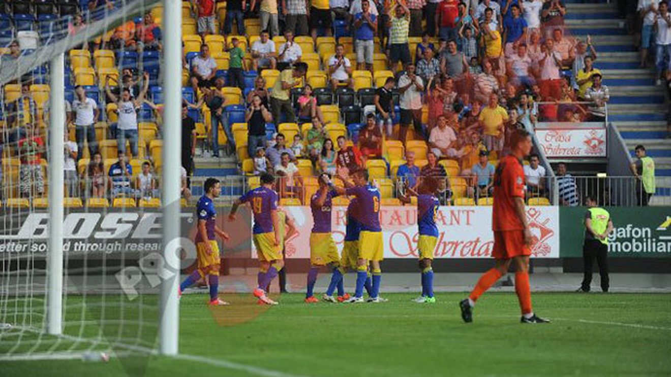 Bornescu controlează cu greu euforia succesului de debut:** "E prea devreme să visăm la Champions League"