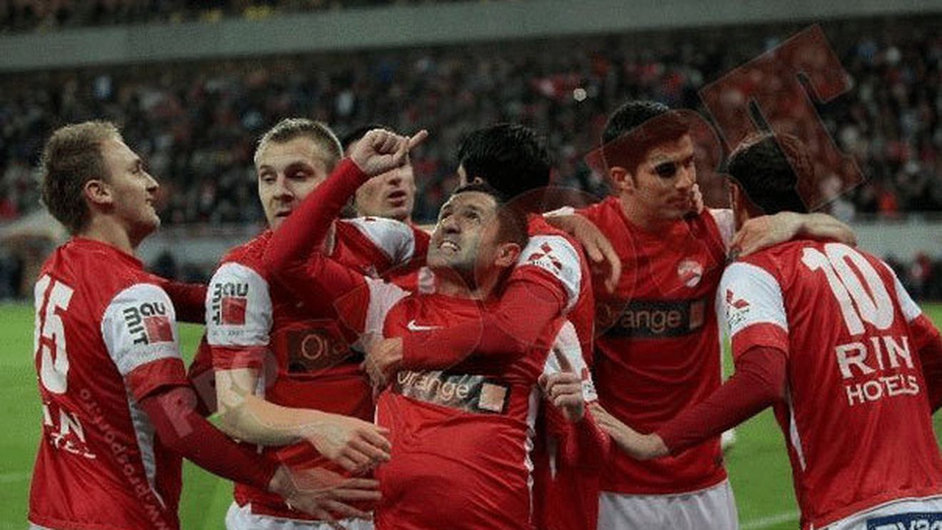 Primul jucător care pleacă de la Dinamo!** Ce fundaș a părăsit "haita" pentru petrodolari