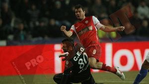 Două eliminări și un penalty!** Pandurii - Dinamo 2-2! "Câinii" nu au putut profita de pasul greșit al CFR-ului
