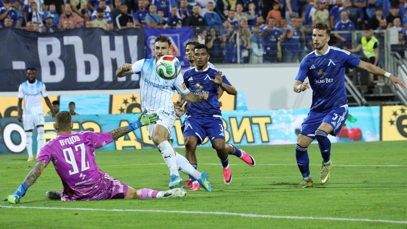 Universitatea Craiova - Levski Sofia Live Text Online, de la 20:30, în manșa secundă a turului 2 preliminar din Liga Campionilor. Echipele de start. Oltenii au de recuperat un pasiv de un gol