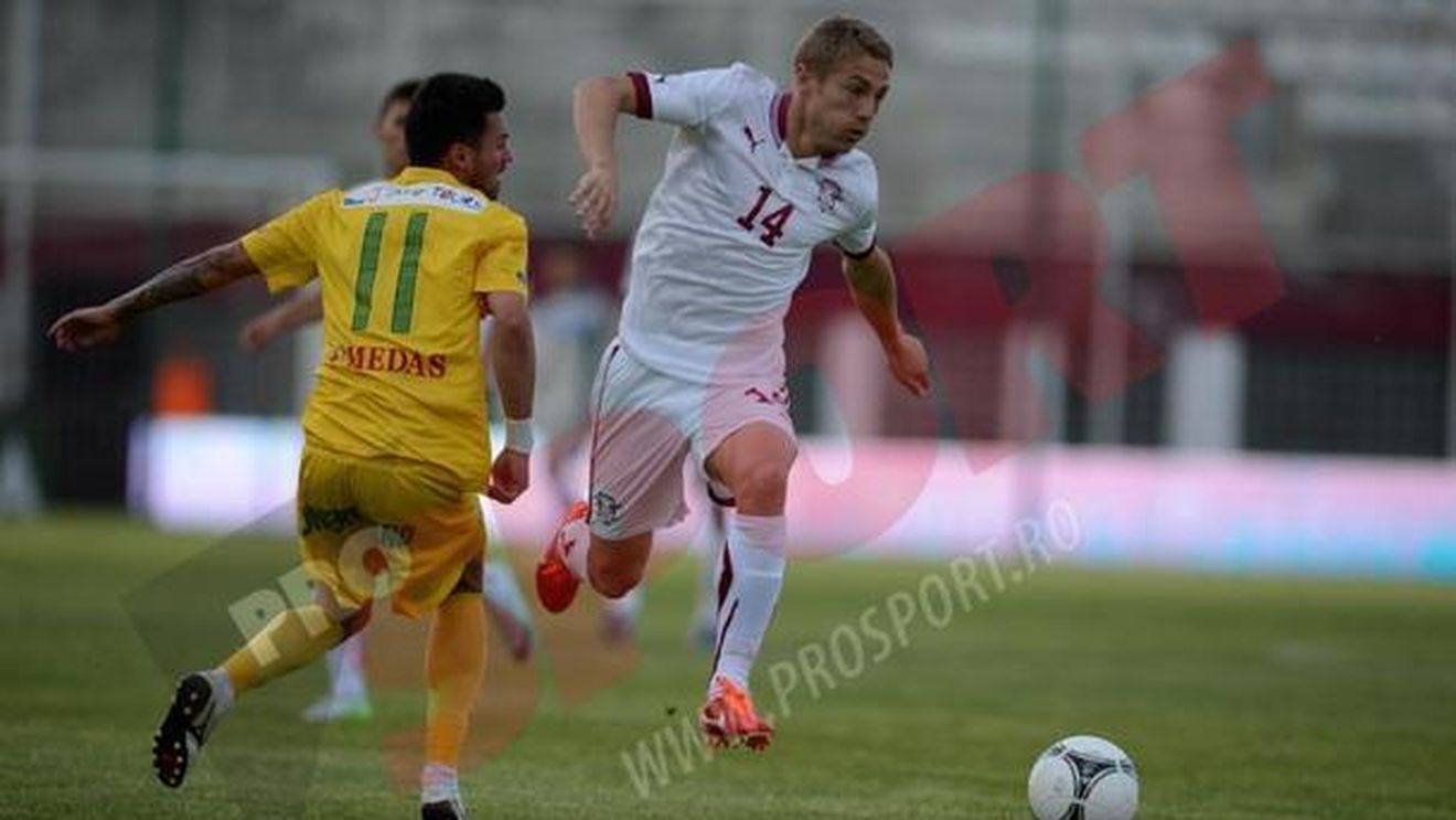 Rada, enervat de deciziile lui Robert Dumitru:** "Nu e prima oară când ne face asta. În loc de penalty și eliminare, el i-a dat 'roșu' lui Roman!"