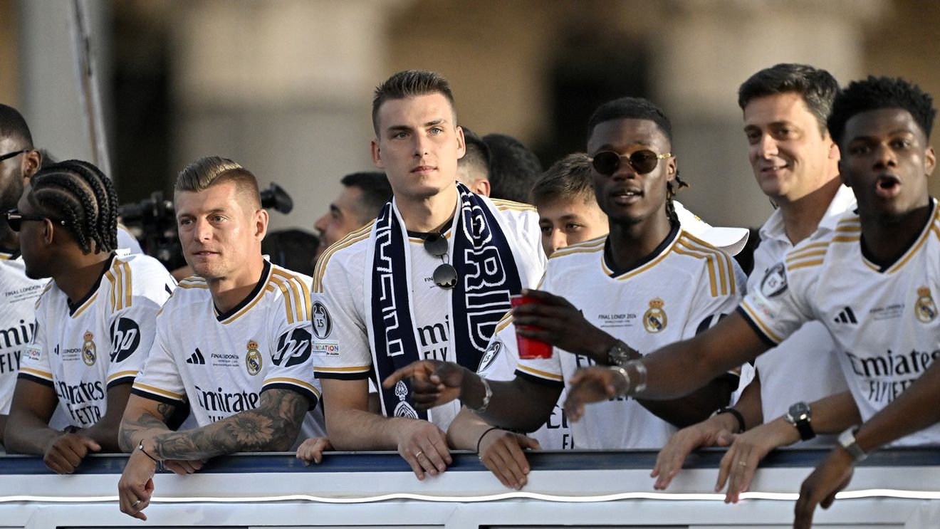 Primul fotbalist care pleacă de la Real Madrid, după ce a luat UEFA Champions League, dar și-a dat seama că niciodată nu va putea fi numărul 1 la echipa blanco! Transferul său costă 30.000.000 de euro