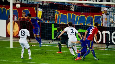 Chelsea este cu un pas și jumătate în finală:** Basel - Chelsea 1-2! Pentru turci, drumul spre Amsterdam trece prin Lisabona: Fener - Benfica 1-0