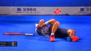 „Și-a pierdut complet mințile! S-a autodistrus”. Numărul 52 ATP a cedat psihic pe teren și a făcut câteva gesturi de neimaginat: a pierdut game-ul imediat pentru încălcarea conduitei pe teren!