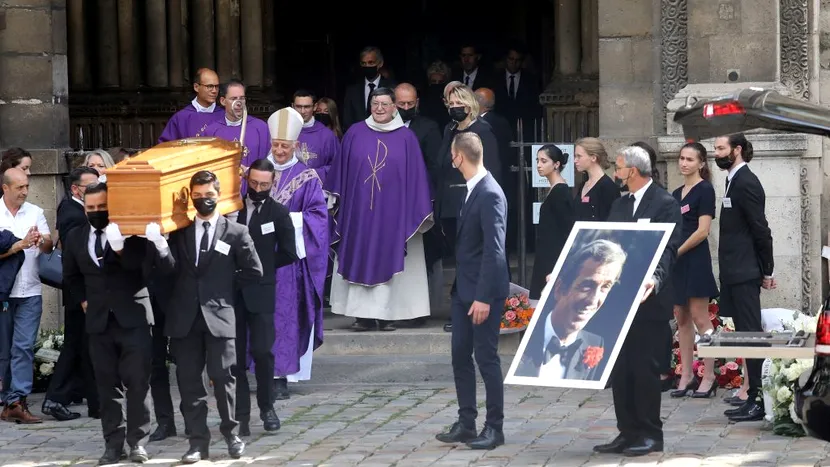 Cum a apărut Alain Delon la înmormântarea colegului său, Jean-Paul Belmondo. ”Nu va mai dura mult până va veni rândul meu”