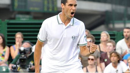 Victor Hănescu s-a calificat în turul doi la Sao Paulo