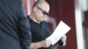 Mititelu a scos actele prin care spune că-l ajută pe Becali! FOTO | Documentele prezentate de fostul patron al Universității lămuresc situația Craiovei și dau o lovitură cruntă Stelei
