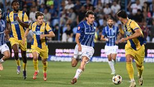 Farul Constanța - Petrolul Ploiești 2-1, în etapa 8 din Superliga. Echipa de la malul mării ajunge pe loc de play-off, iar scaunul lui Ciobotariu se clatină tot mai mult