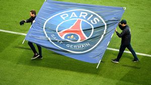 PSG dă 15 fotbaliști afară! Luis Enrique a făcut o listă neagră incredibilă