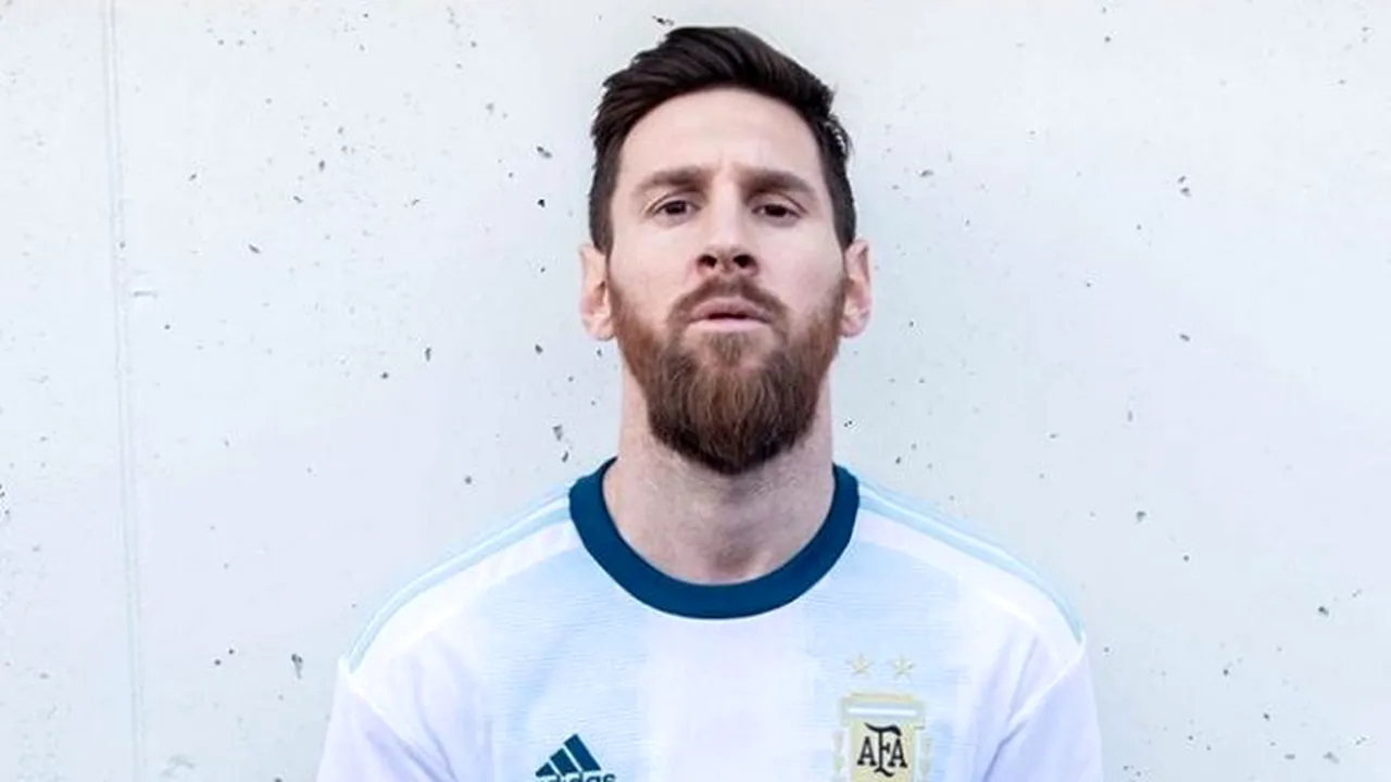 Lionel Messi a prezentat noul tricou de joc al Argentinei. FOTO | Cum vor fi îmbrăcate 