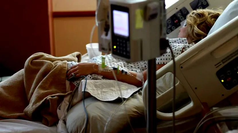 7.439 de noi îmbolnăviri cu COVID-19 în ultimele 24 de ore în România