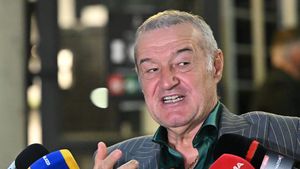 Gigi Becali a luat o decizie radicală! Ce se va întâmpla cu fotbaliștii pe care nu-i mai vrea la FCSB