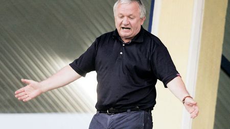 "Ce mare antrenor e Andone?** I-au cumpărat alții titlurile! E clar, "Fălcosul" e nebun"