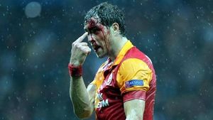 Nu e "Walking Dead", ci rezultatul "războiului turco-român"! **FOTO - Cum arată Elmander după duelul cu Piccolo: imaginea care a făcut înconjurul Europei