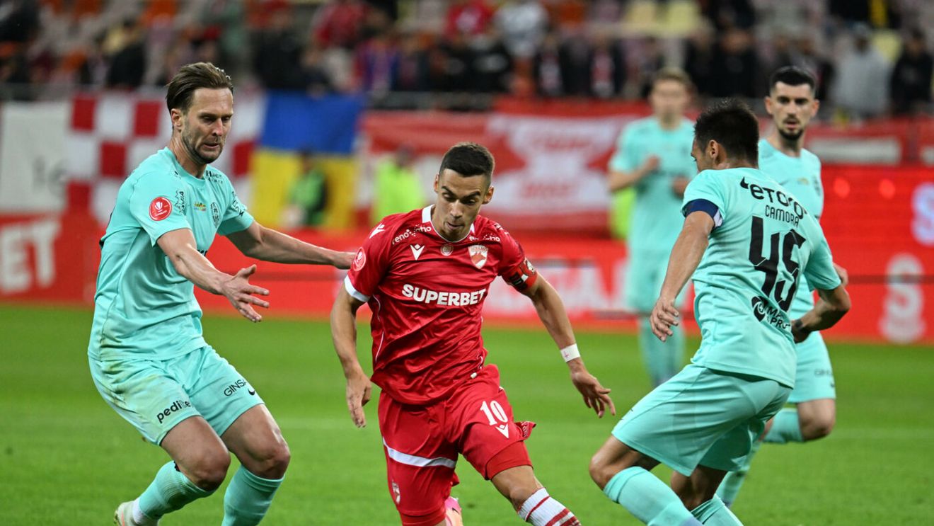 Dinamo o recunoaște pe FCSB ca fiind continuatoarea Stelei. Ce a apărut în programul de meci al „câinilor” de la partida cu CFR Cluj