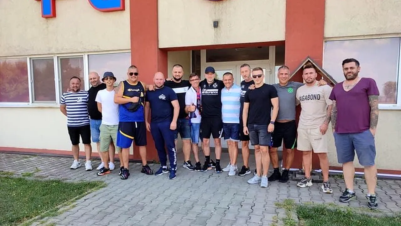Imagini rare! Meme Stoica și Edi Iordănescu, întâlnire cu fanii FCSB. Managerul general, în extaz: „Să muncim împreună este un succes!” | FOTO