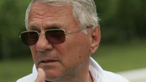 Rădulescu: "Mâine vedem dacă Lăcătuș poate antrena Steaua!"