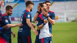 Liber spre barajul pentru Conference League? Cu Daniel Florea în formă maximă, Chindia defilează în play-out: ”Am învățat din greșelile din trecut și vom face ceea ce trebuie” | INTERVIU