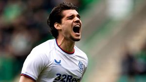 E gata! A venit vestea târziu în noapte: antrenorul lui Rangers a anunțat public, pentru prima oară, că Ianis Hagi nu mai are ce căuta la echipa lui! „Îl vindem”